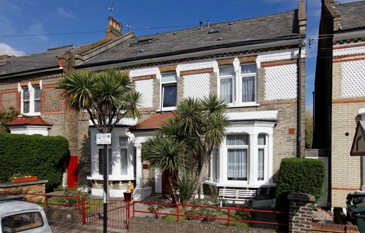 balhamsw128ea005.jpg