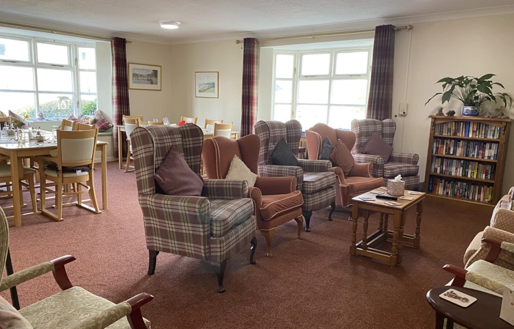new-carpet-and-chairs-at-kings.jpg