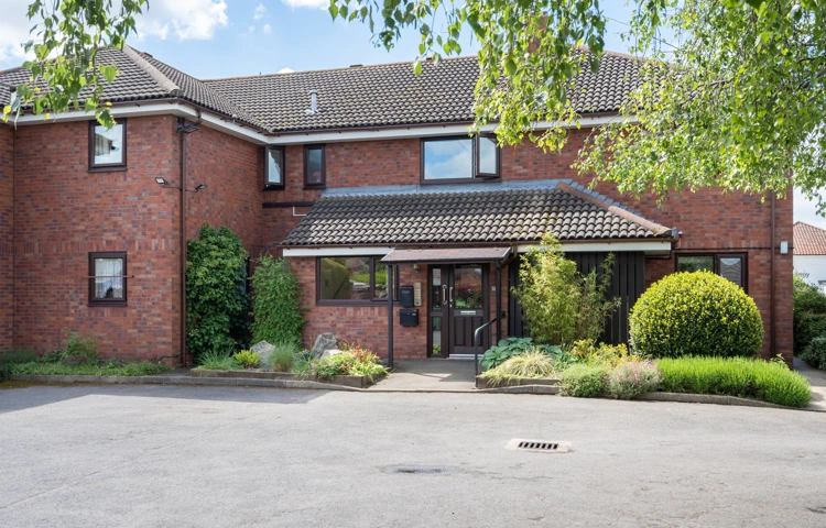 entrance-and-driveway-at-abbeyfield-house.jpg