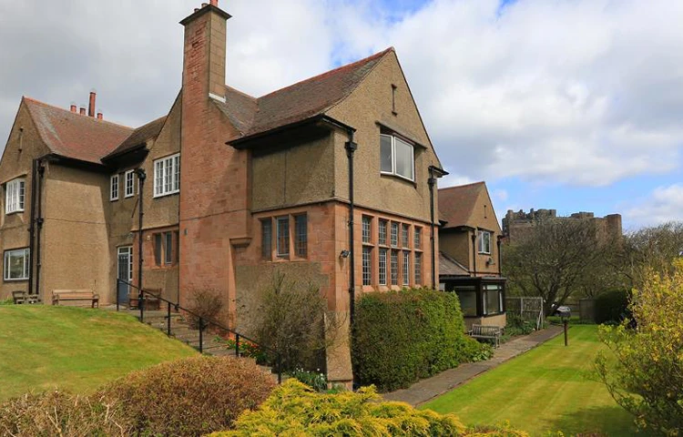 abbeyfield-armstrong-house-in-bamburgh-2.jpg