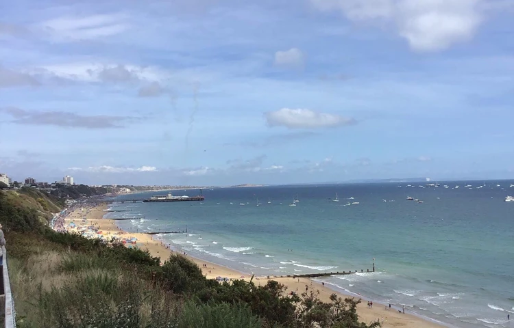 Beautiful view of Bournemouth beach close to Westbourne House sheltered housing with rooms available