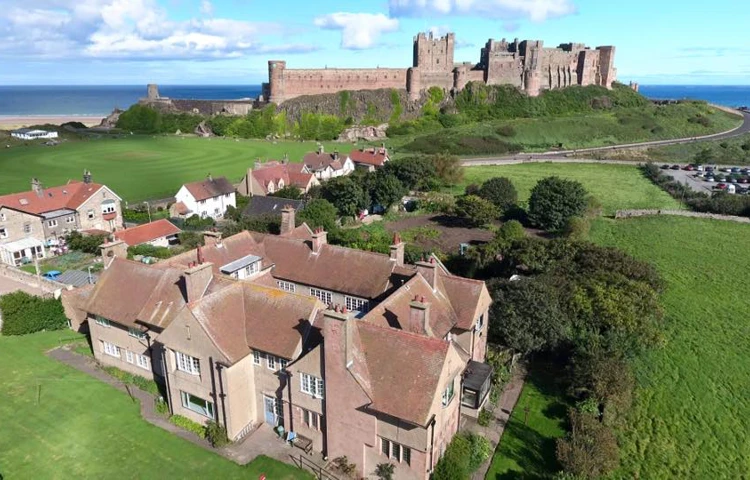 abbeyfield-armstrong-house-in-bamburgh-8.jpg