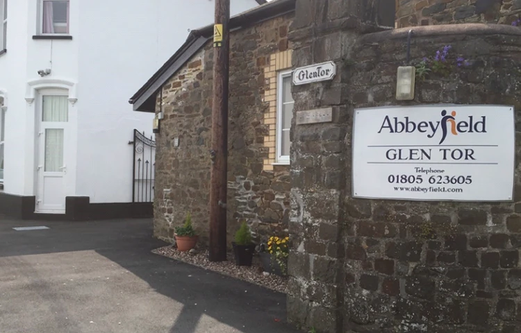 Welcome to Glen Tor house