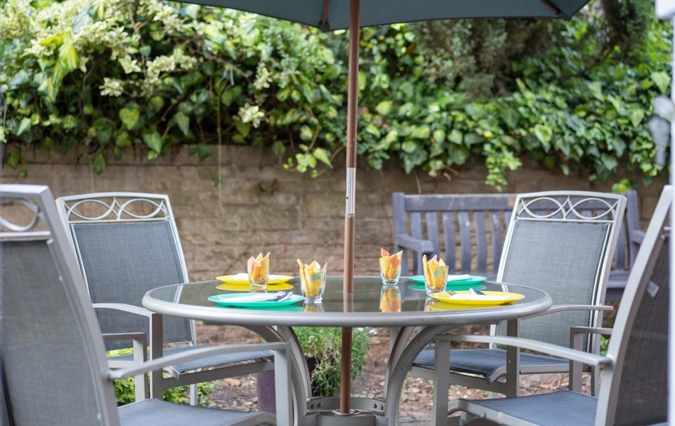 garden-table-and-chairs-at-sandwood-care-home.jpg
