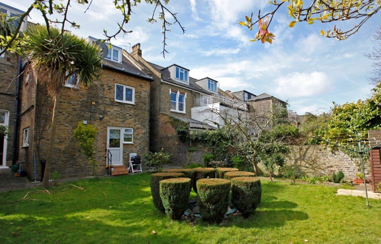 balhamsw128ea004.jpg
